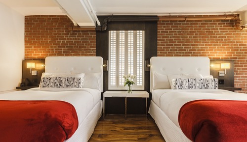 Suite with 2 double beds