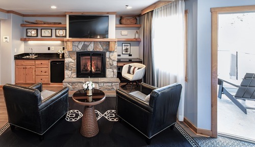 Premier Room, 1 King Bed, Lake View (Partial)