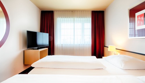 Suite, Garden View