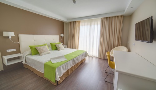 Superior Room, Pool View