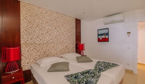 Deluxe Apartment, 1 Bedroom, Sea or Pool View ( 4 Pax)