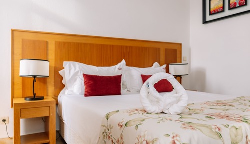 Deluxe Apartment, 1 Bedroom, Sea or Pool View ( 2 Adults 2 Children)