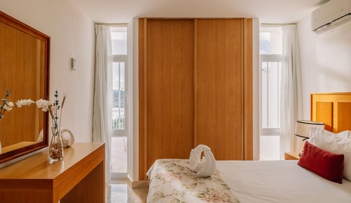 Deluxe Apartment , 2 bedrooms, Sea or Pool View ( 6 Pax)