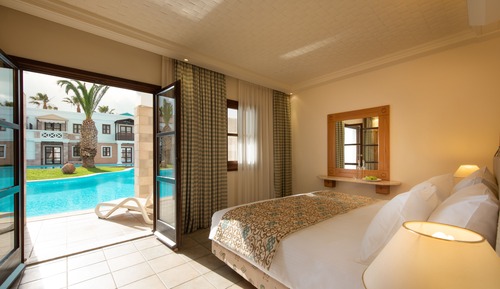 Suite, Pool Access, Sea Facing