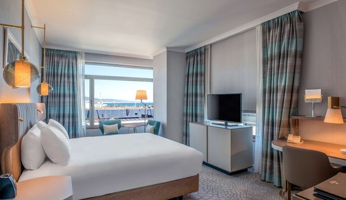 Deluxe Room, 1 King Bed