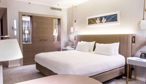 Room, 1 King Bed, Sea View