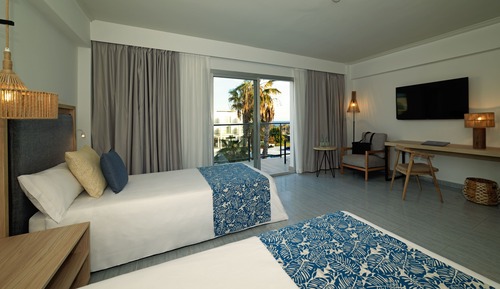 Superior Room (3 Adults)