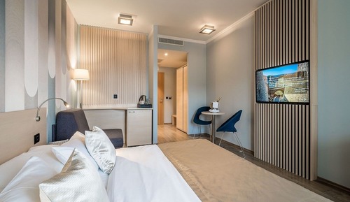 Superior Double Room, Patio, Poolside