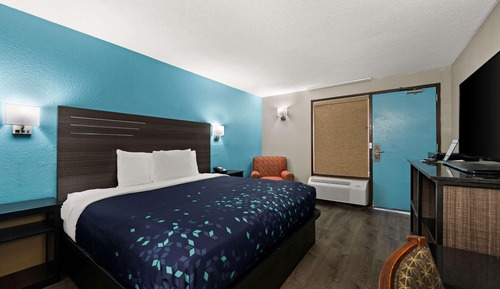 Standard Room, 1 King Bed, Smoking