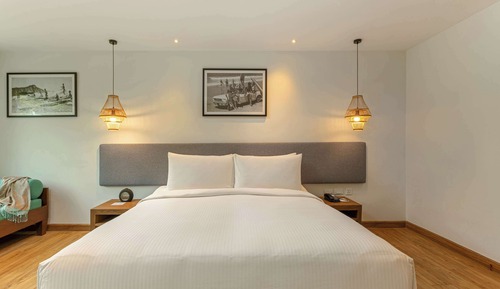 Deluxe Room, 1 King Bed, Terrace (Garden)