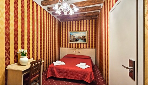 Deluxe Double Room, Garden View