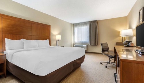 Suite, 1 King Bed, Accessible, Non Smoking