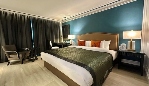 Executive Suite
