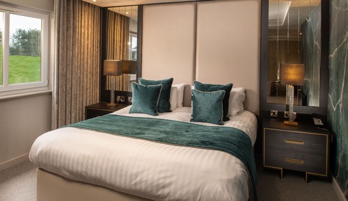Luxury Suite