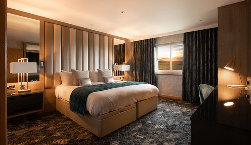 Luxury Suite