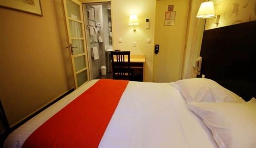 Double Room, Bathtub