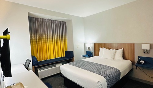 Studio Suite, 1 Queen Bed, Non Smoking