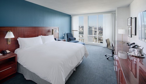 Premium Room, 1 King Bed (West Side View)