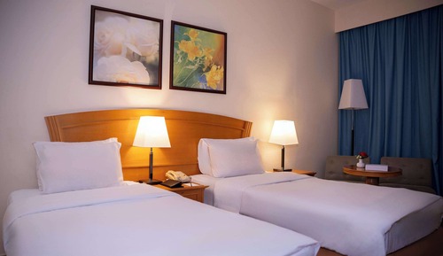 Suite, 2 Bedrooms, Kitchen (1 King, 1 Queen)