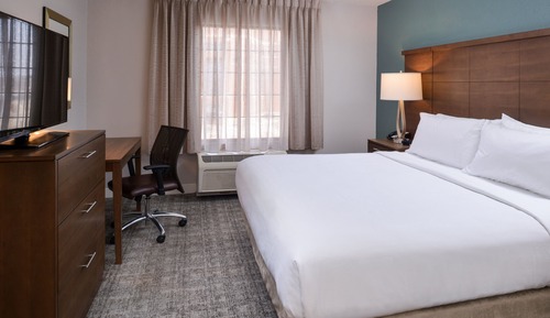 Studio Suite, 1 King Bed, Kitchen