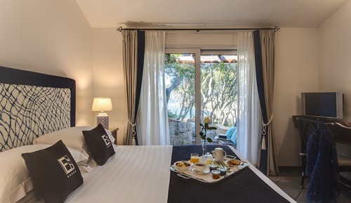 Comfort Villa, 2 Bedrooms, Patio, Sea View (Bouganville, 90 steps from reception)