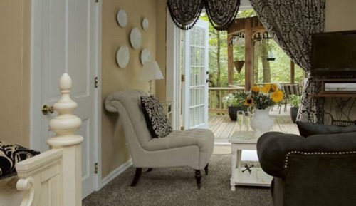 Deluxe Suite, 1 Queen Bed, Private Bathroom (Valley View Mini-suite - Lower Deck)