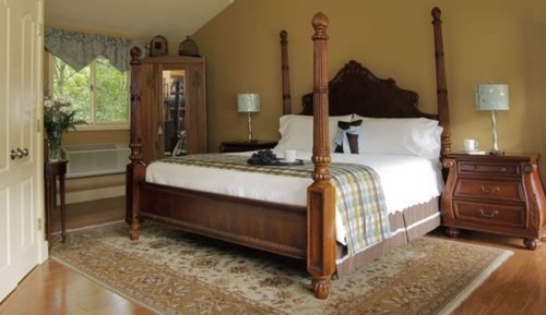 Luxury Suite, 1 King Bed, Private Bathroom (Regal Suite - 1st Floor)
