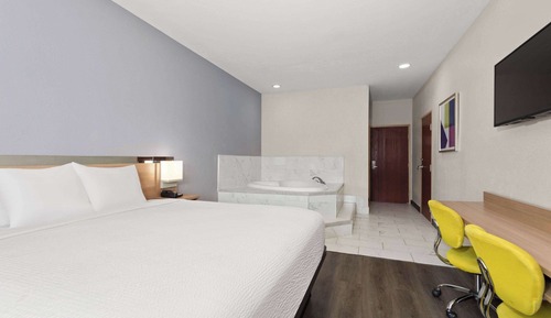 Suite, 1 King Bed