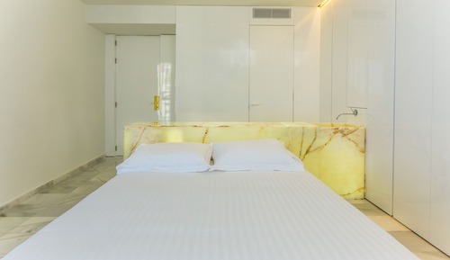 Superior lateral room, sea view, balcony, upper floors