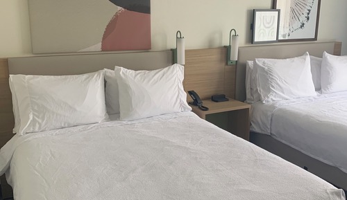 Room, 2 Queen Beds, Accessible, Bathtub