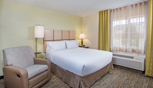 Studio Suite, 1 Queen Bed, Accessible (Roll-In Shower)