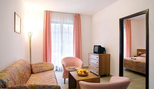 Suite for 2+2 with AC