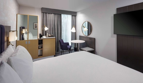 Deluxe Room, 1 King Bed