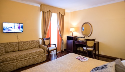 Triple Room