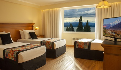 Superior Room, Lake View