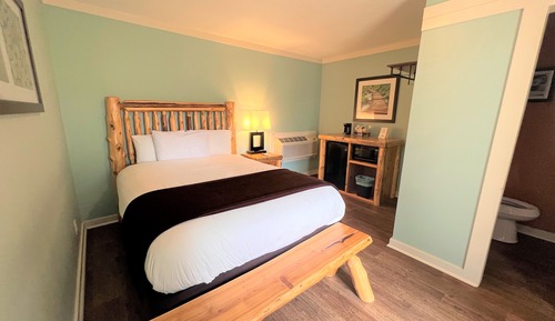 Inn Room 1 Queen Bed 