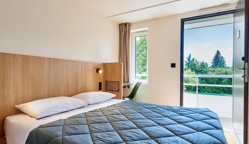 Standard Room, 1 Queen Bed