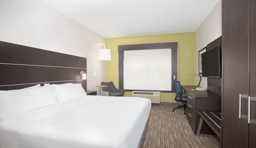 Standard Room, 1 King Bed, Accessible (Communication, Roll-In Shower)