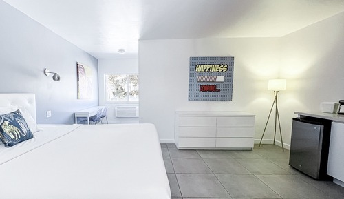 Studio, 1 King Bed, Accessible