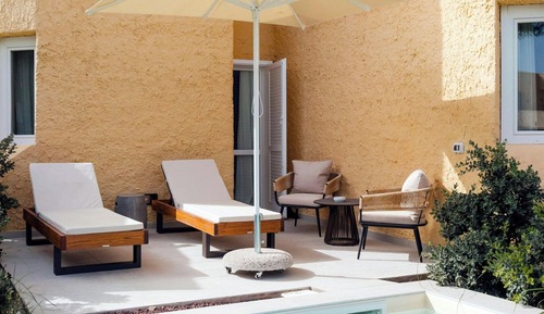 Deluxe Room, 1 King Bed, Non Smoking, Private Pool