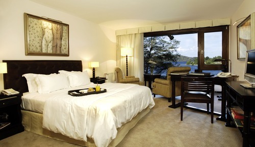 Suite, Lake View, Corner (Nahuel)