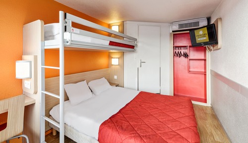 Standard Room, Multiple Beds (1 Double and 1 Single bed)