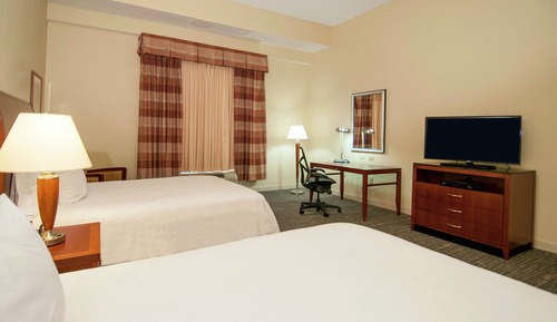 Suite, 2 Queen Beds, Accessible