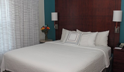 Suite, 2 Bedrooms, Balcony, Lake View