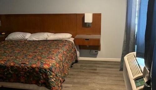 Standard Room, 1 King Bed