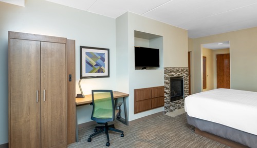 Suite, 1 King Bed, Balcony