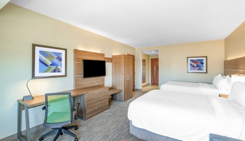 Standard Room, 2 Queen Beds, Mountain View