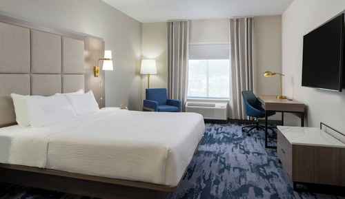 Room, 1 King Bed (Mobility/Hearing Accessible, Tub)