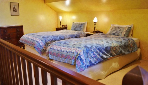Classic Apartment, 3 Bedrooms, Garden Area