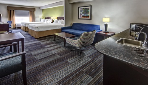 Executive Suite, 2 Queen Beds, Non Smoking
